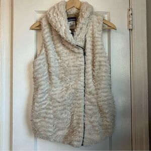 Patagonia Off-White Pelage Fuzzy Asymmetrical Zip Vest Women's M